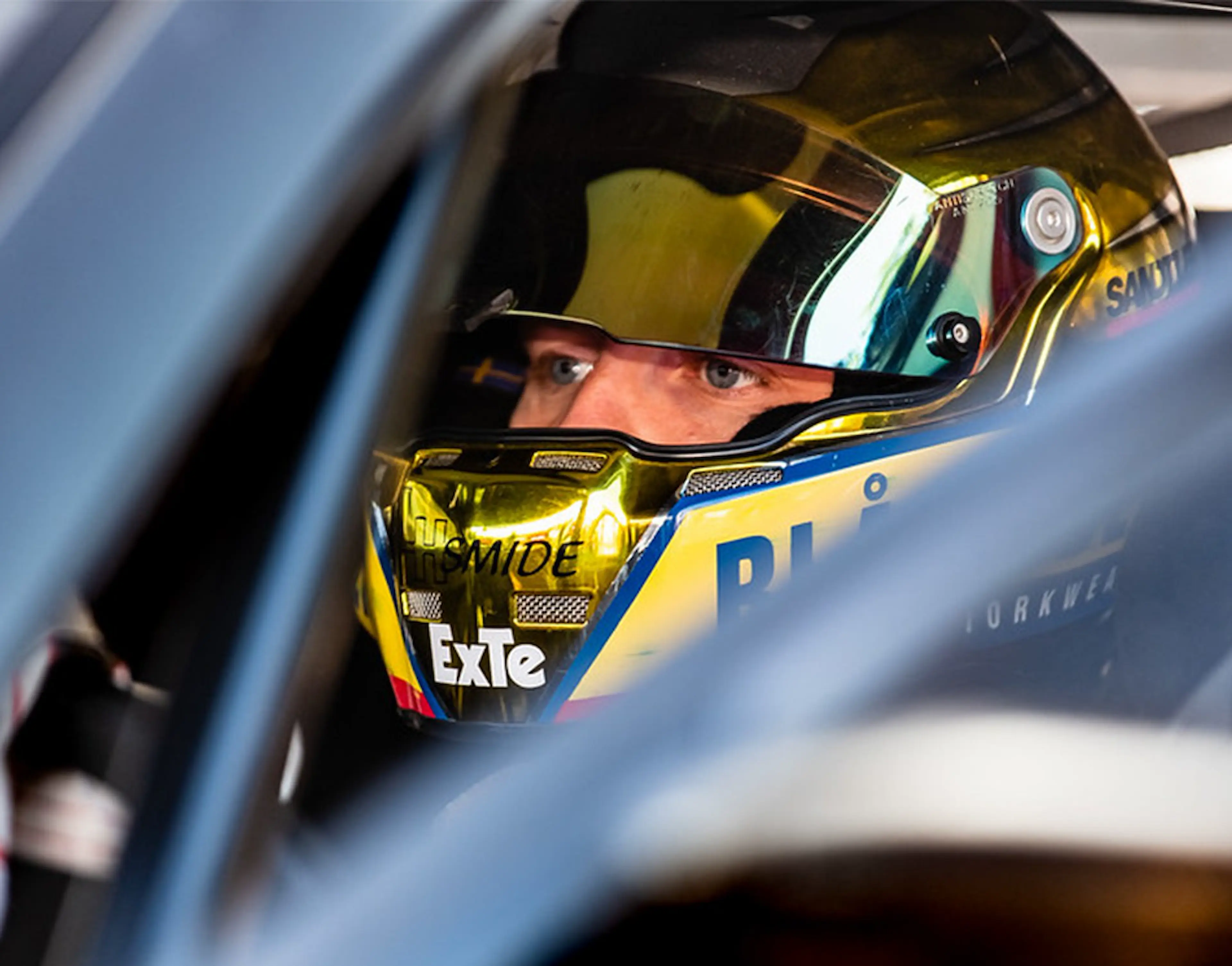 robin_larsson_helmet_950x745