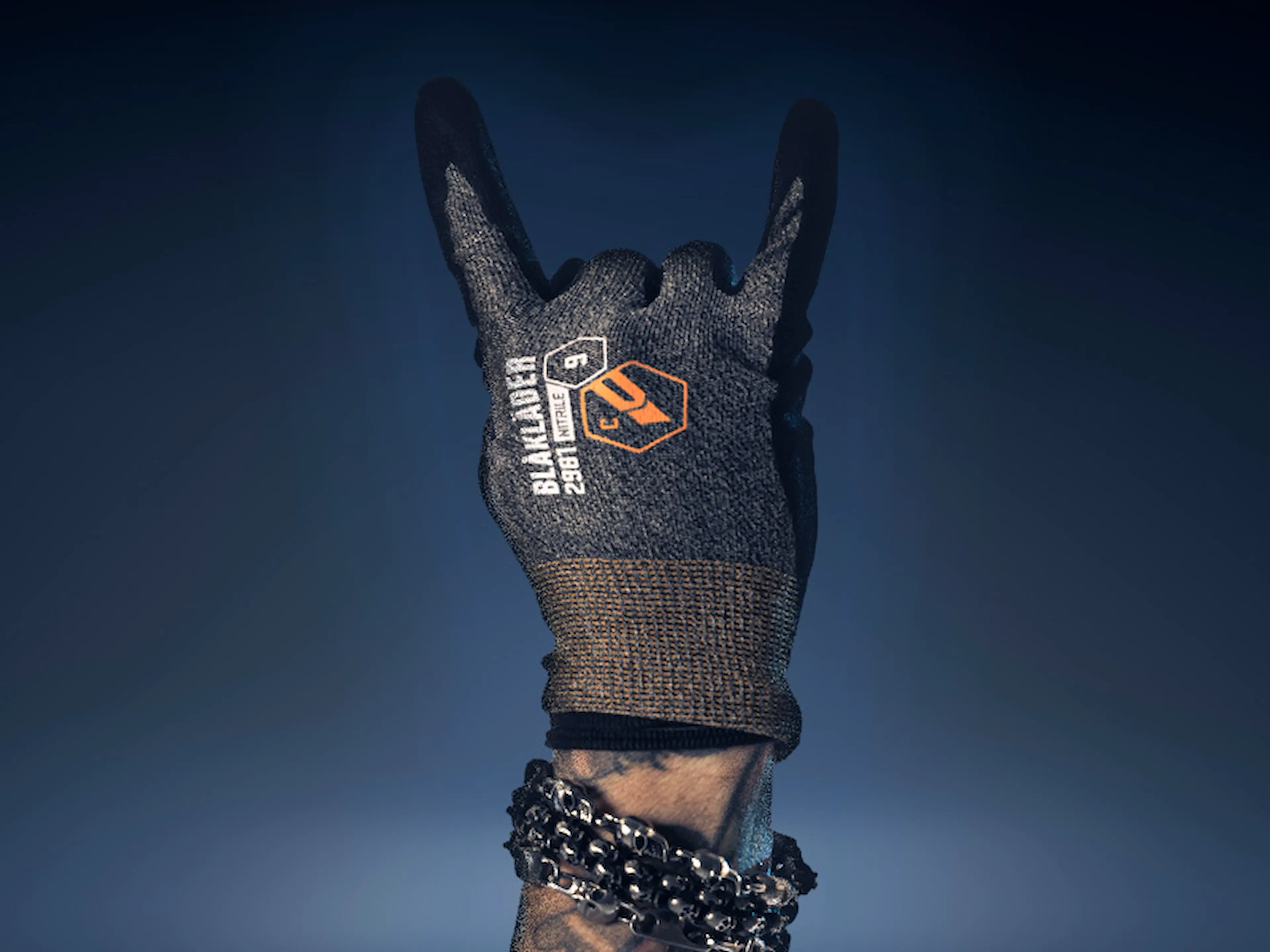 BLK-Horns-up