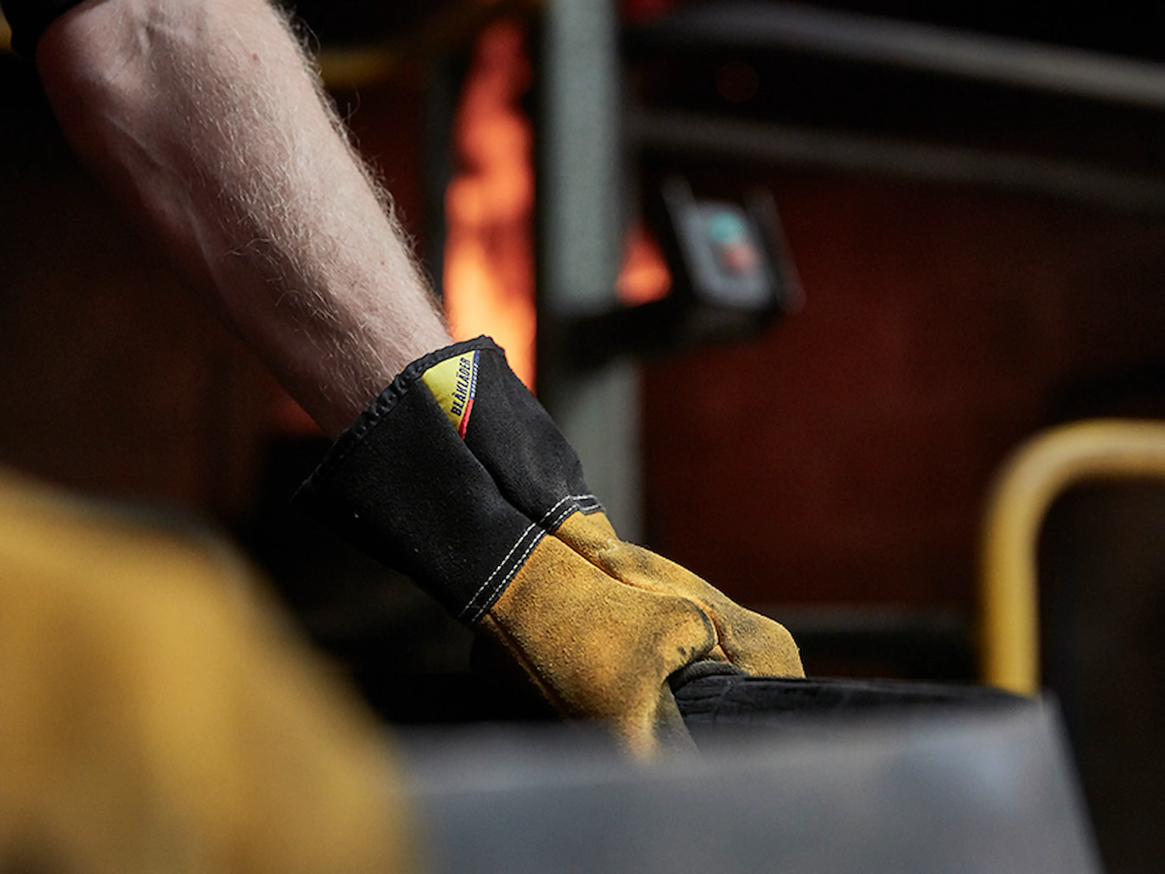 Gloves_2840-1-800x600px