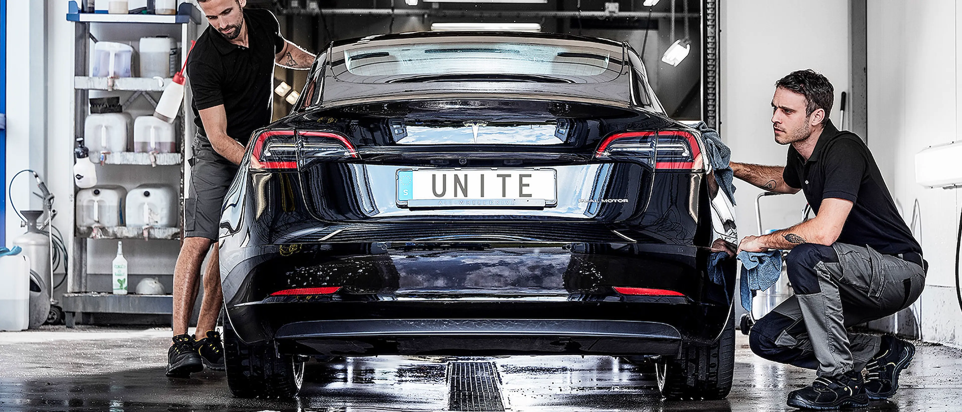 unite_mid_grey_1680x720