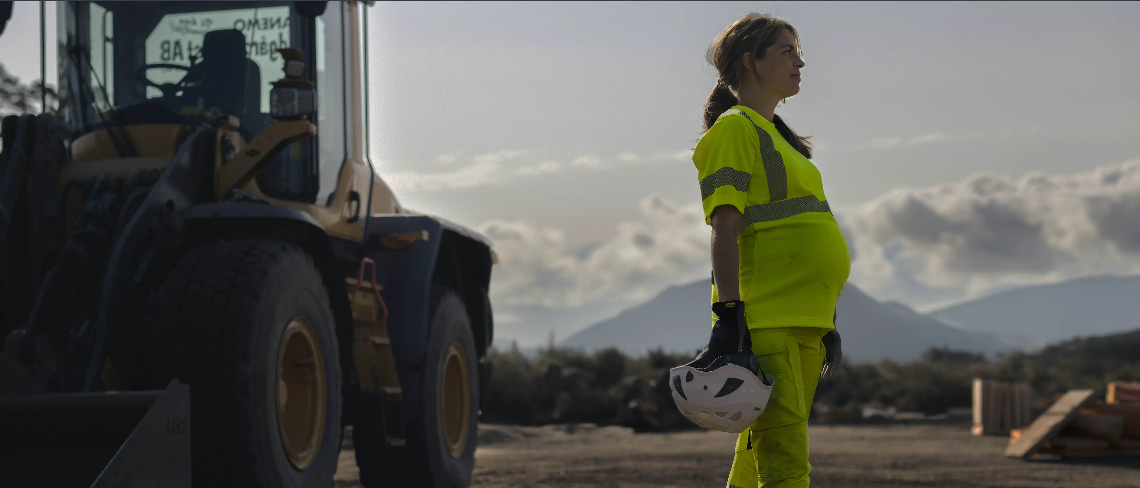 blaklader-pregnancy_trouser-HIVIS-1_Header-64f5e83e66e5a
