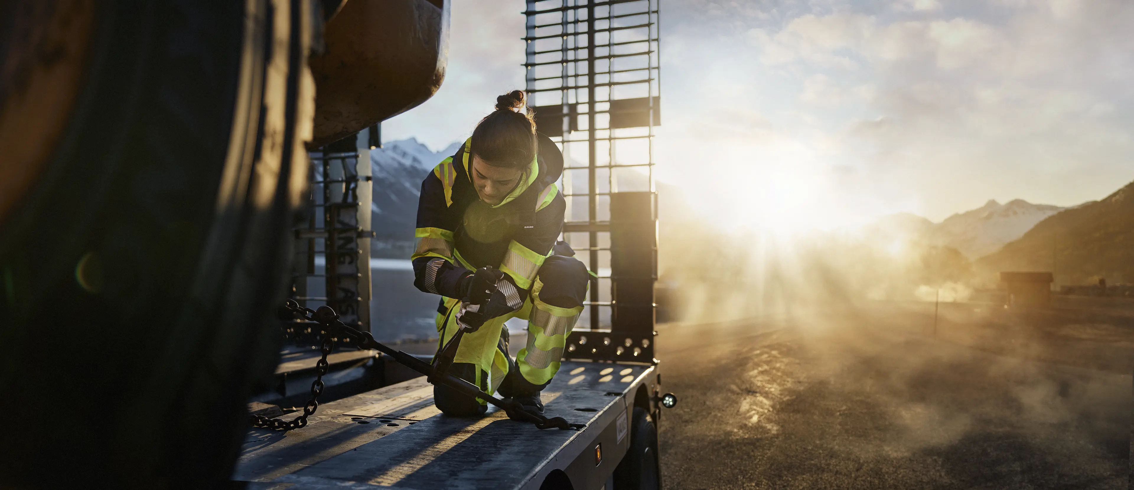 HIGHVIS_WOMAN_2_22