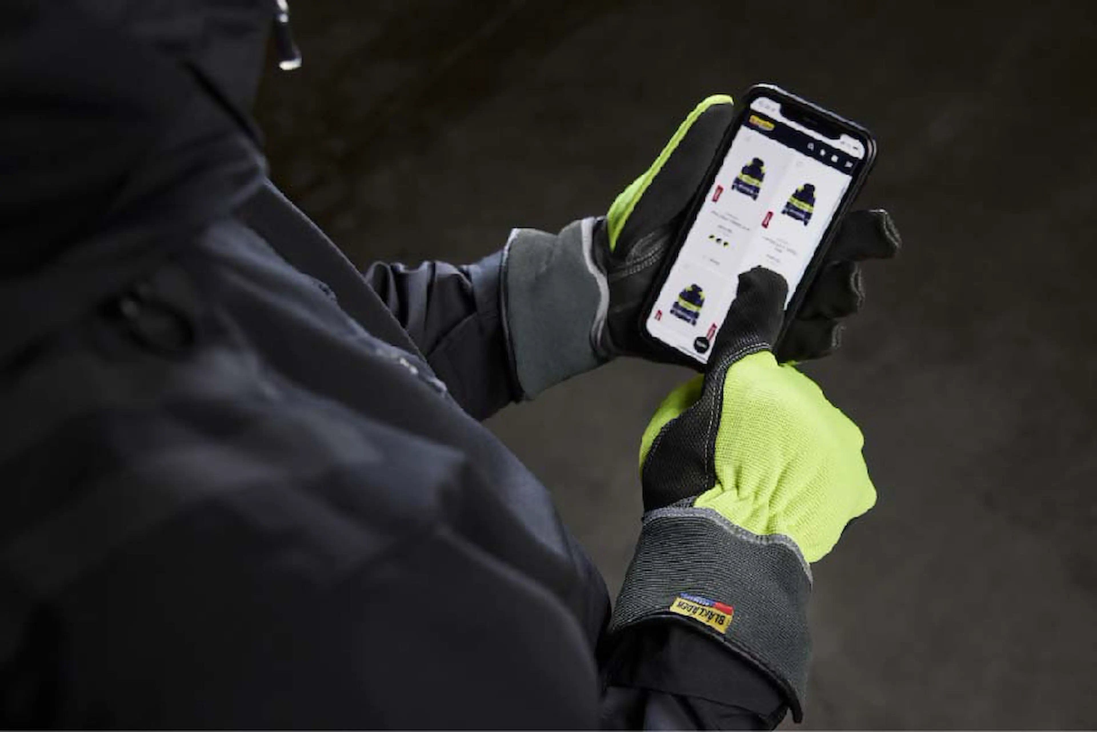 28771405_glove_touch_800-jpg