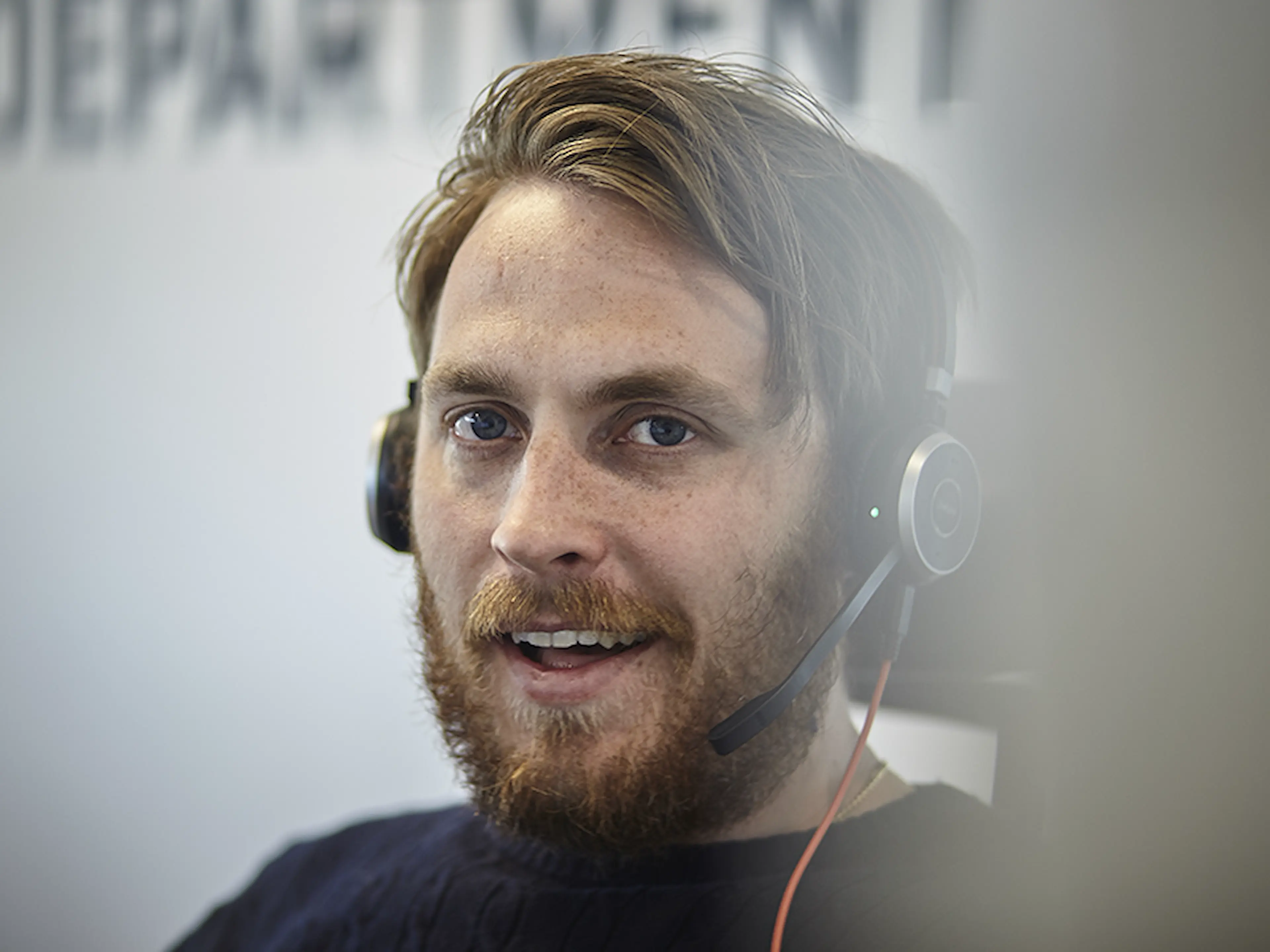 Contact_800x600-60c06e230fd5f