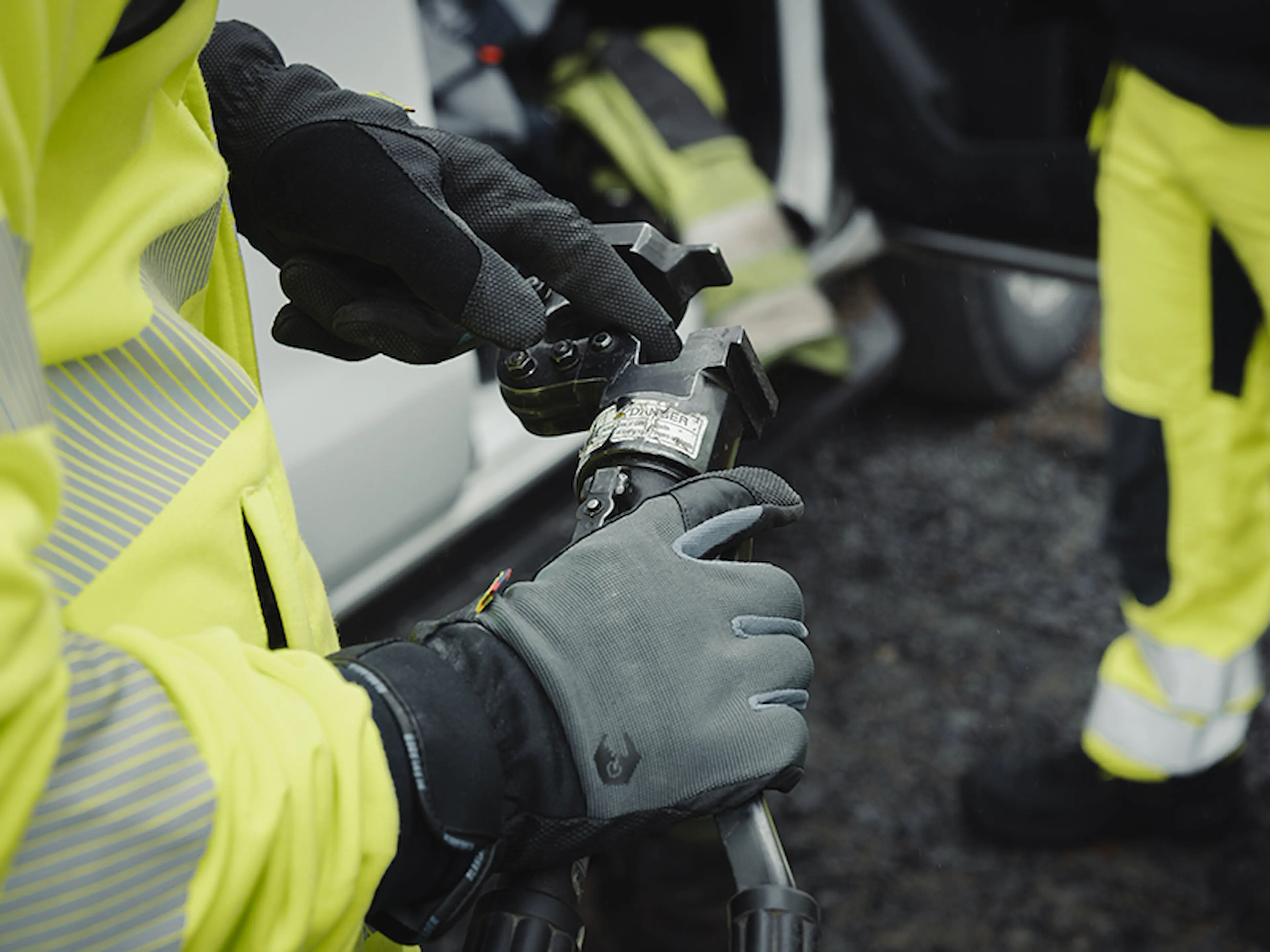 Handskar_Supreme-800x600px-6911f5464c0d1