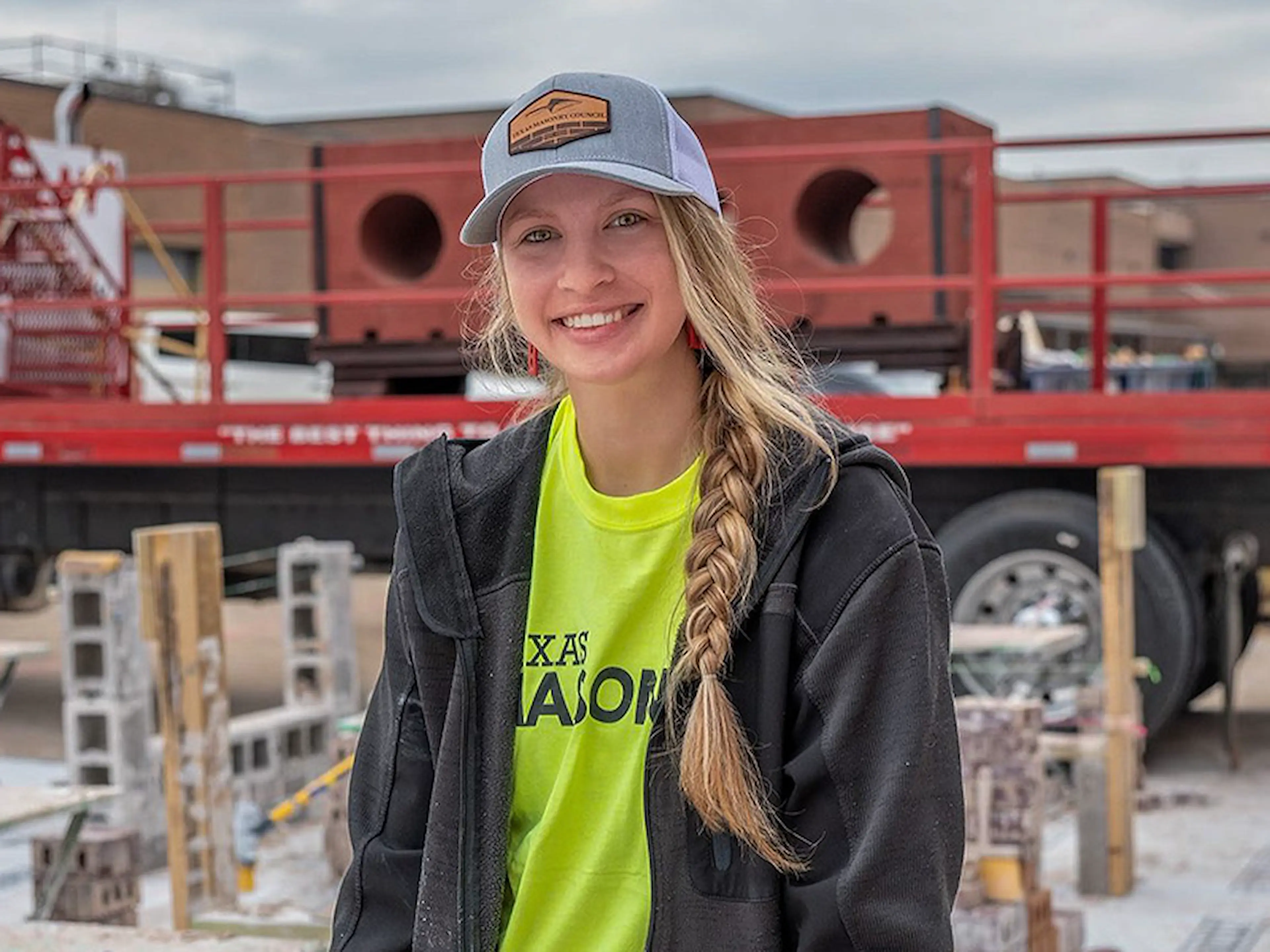 Ashton-White_800x600