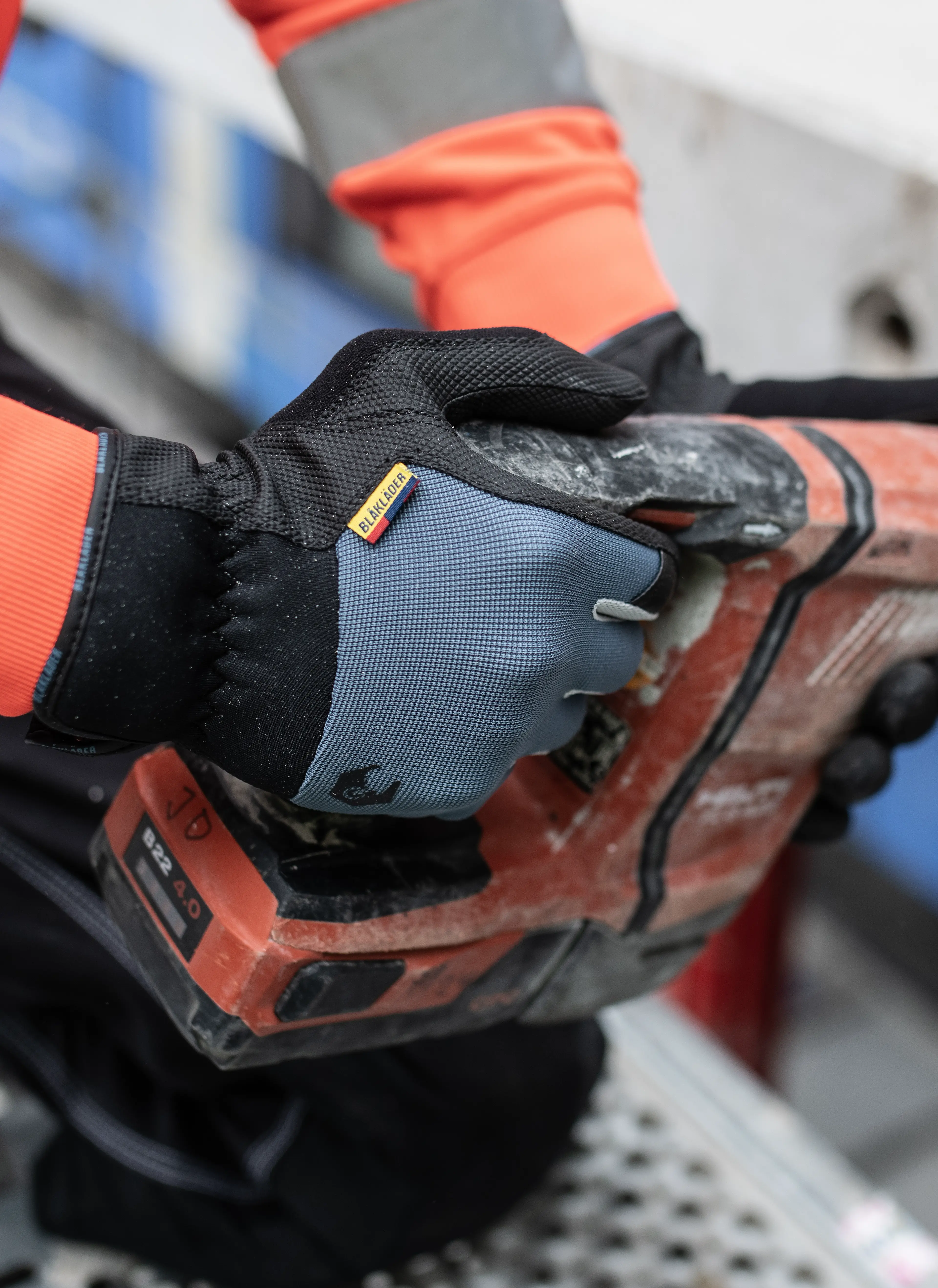 2850_Supreme_glove_2-hero-mobile