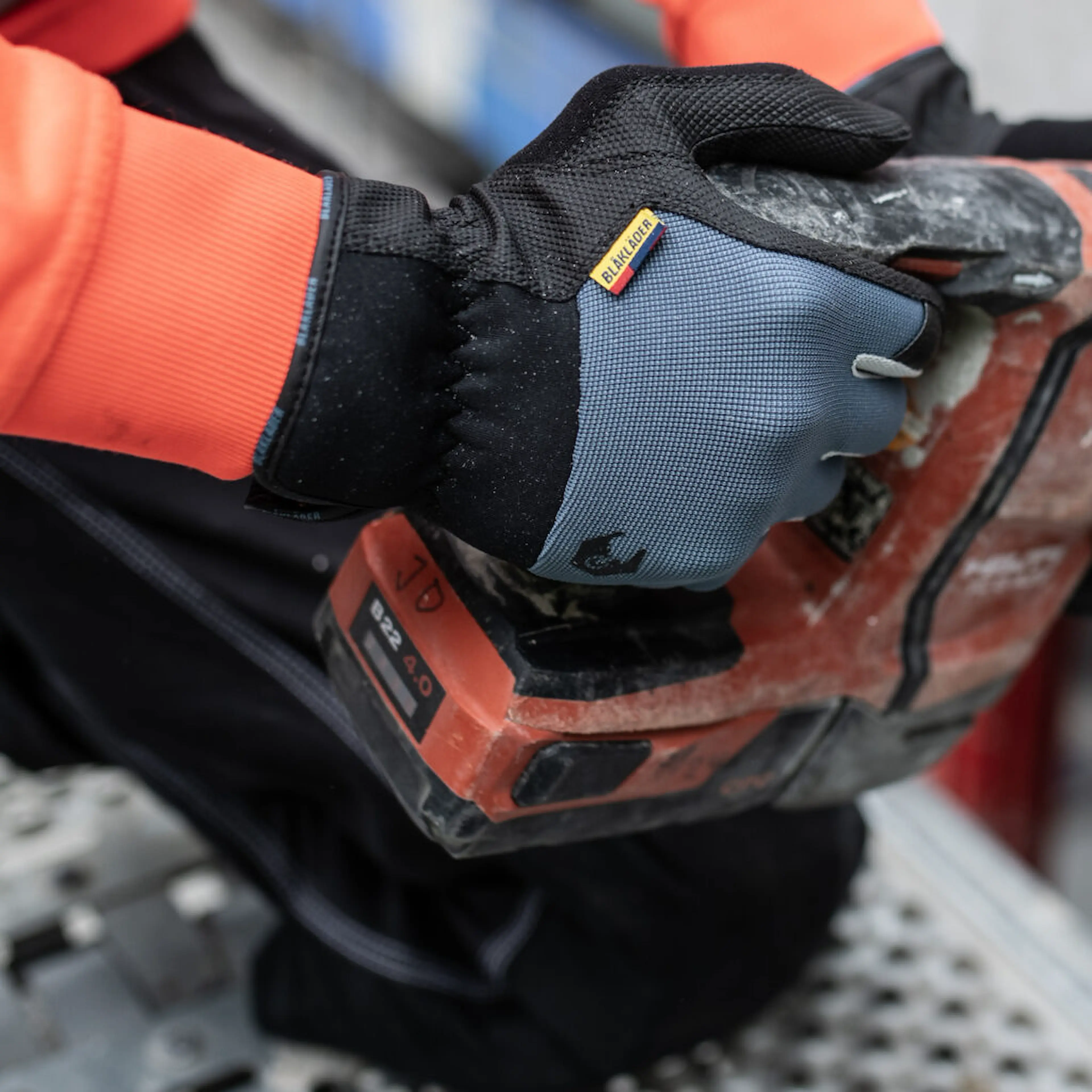 2850_Supreme_glove_2-1