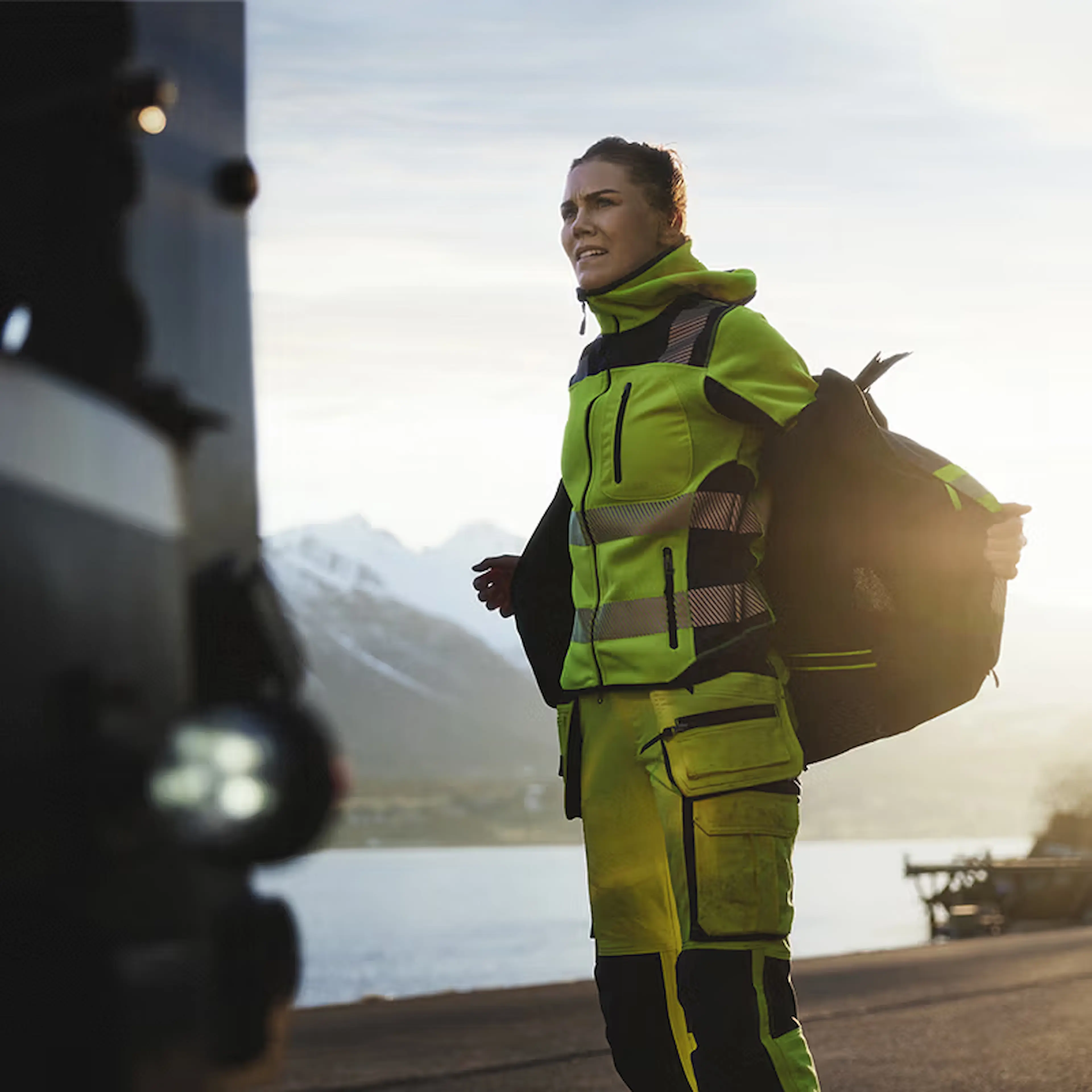 HIGHVIS_WOMAN_1_22-800x800-1