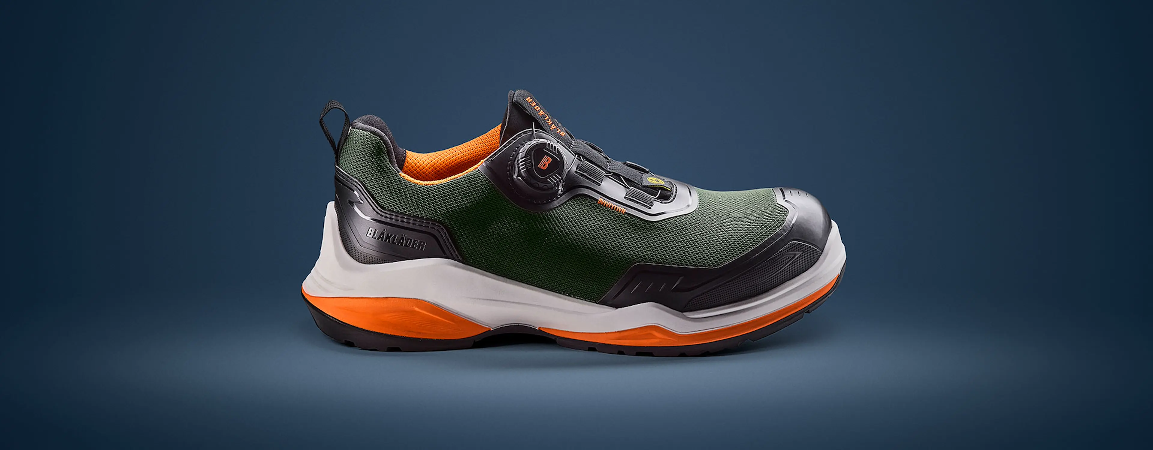 striker_2486_shoes_1920x750