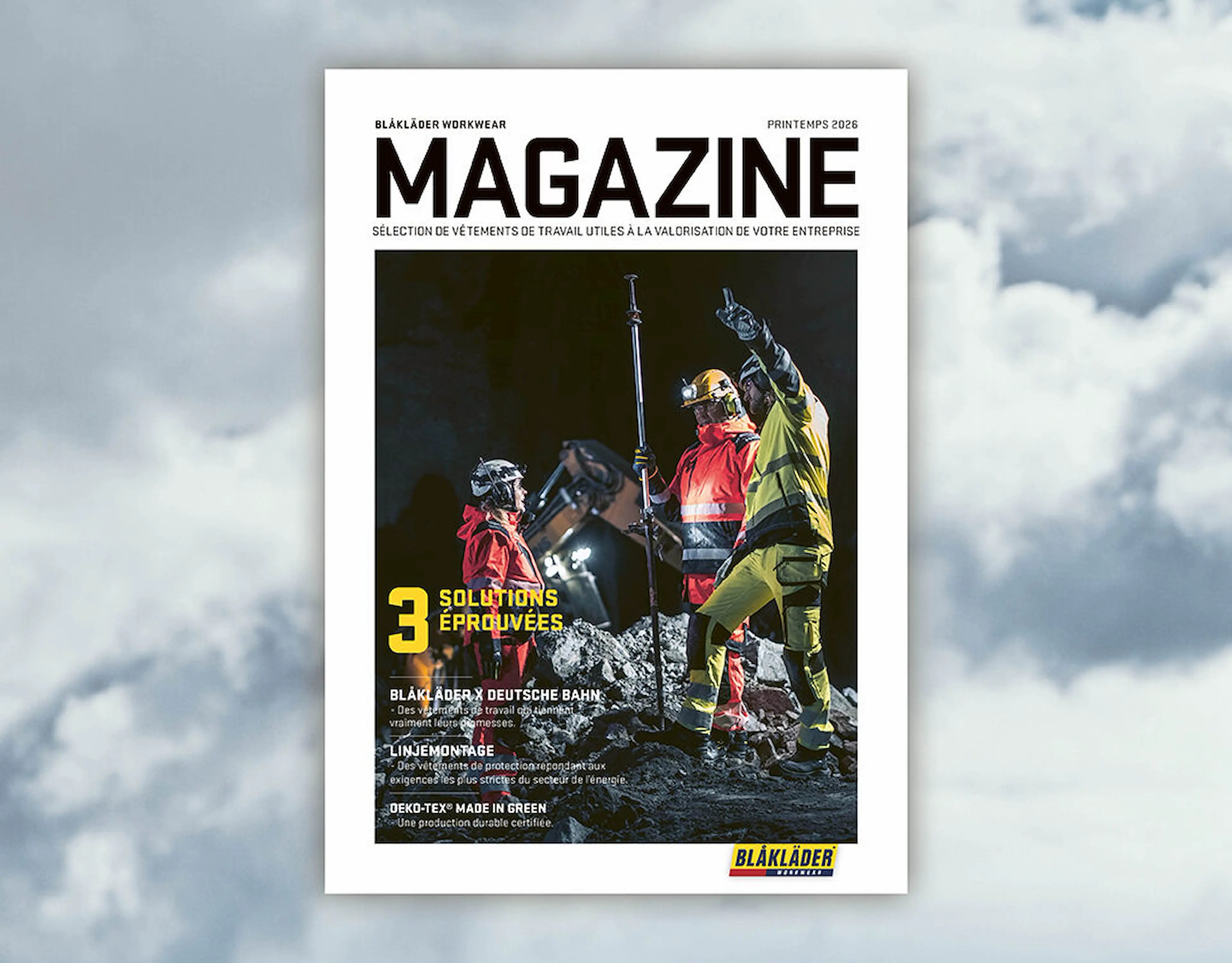 Couverture du magazine Blåkläder Workwear (printemps 2026) montrant trois ouvriers de chantier portant des vêtements haute visibilité et des casques avec lampe frontale, travaillant de nuit sur un site rocheux. Le titre indique « 3 solutions éprouvées », avec des mentions sur les vêtements de travail, le linemontage et la durabilité.