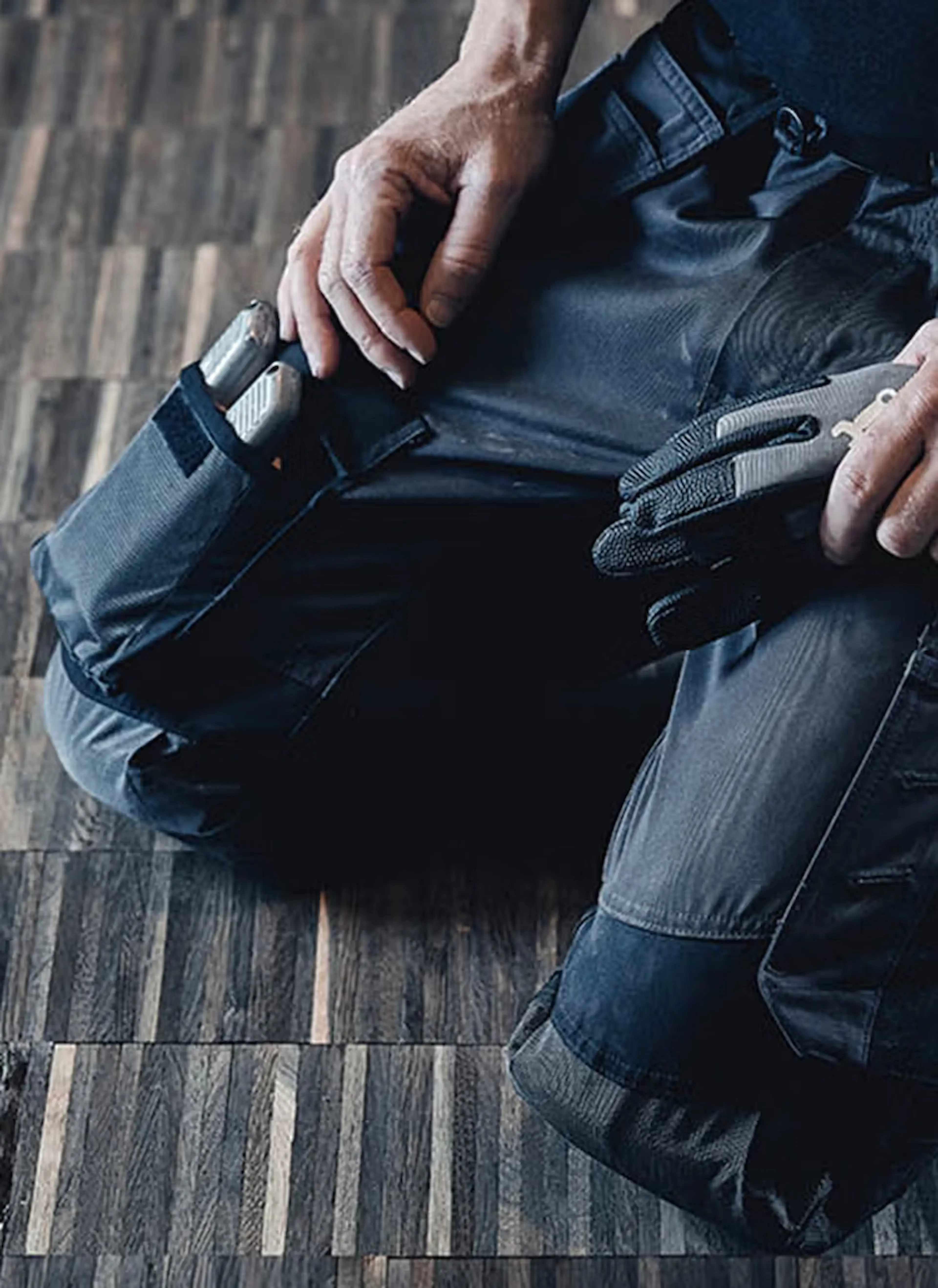 Craftsman_1554_onknee_lr_750x1030