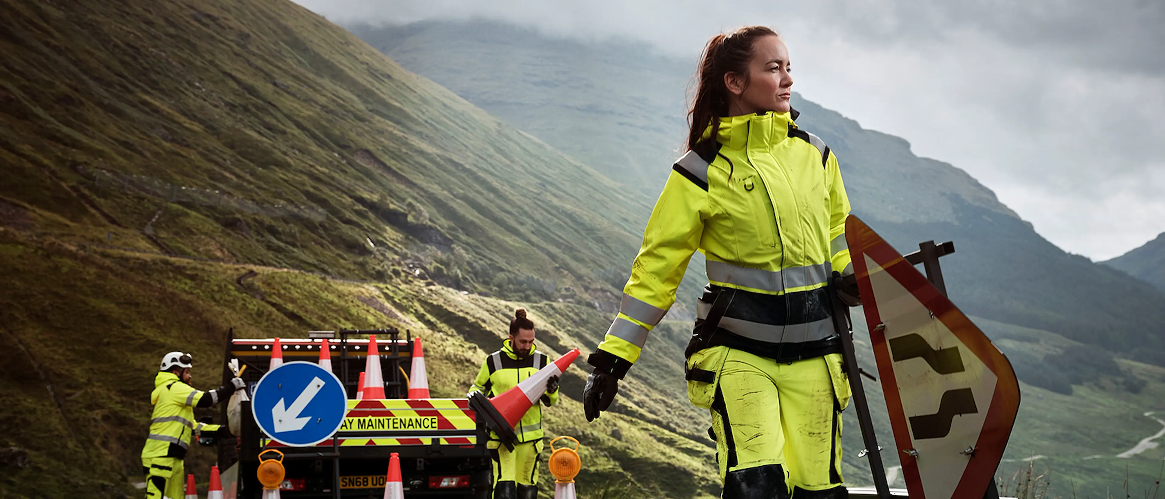 highvis_woman1_1680x720-jpg