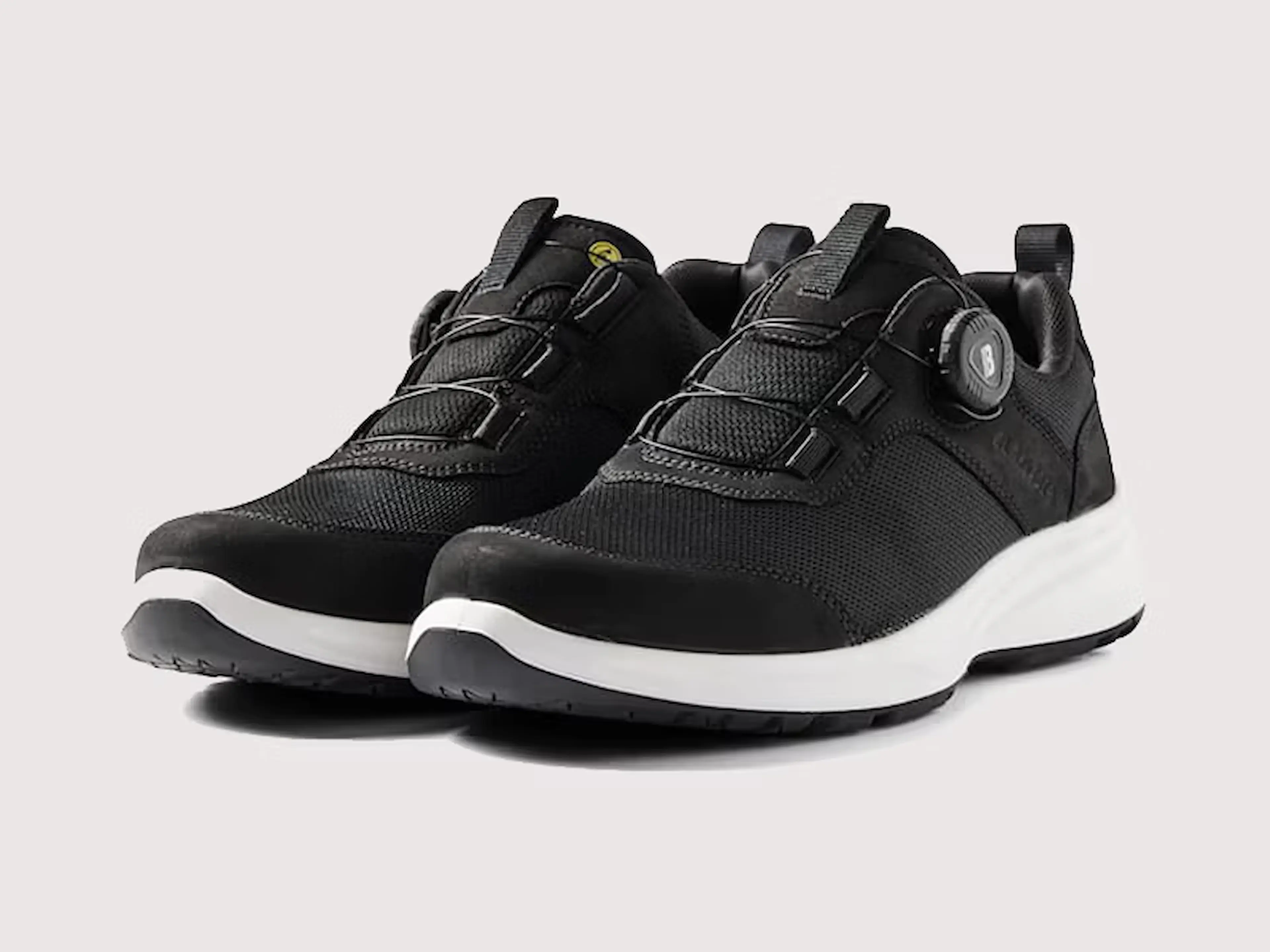 Blåkläder lightweight work shoes with breathable textile upper and Freelock system, designed for all-day comfort, flexibility, and reliable grip.
