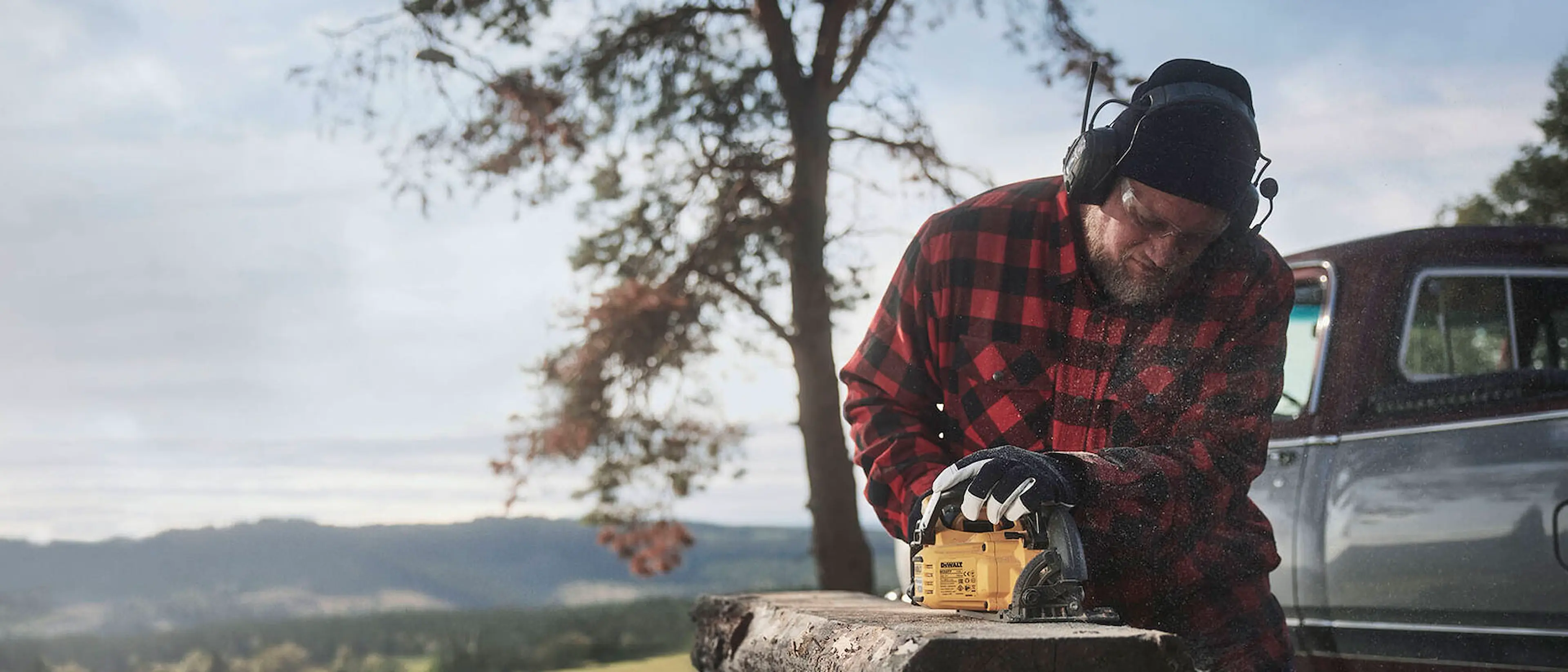 craftsman_isak_1680x720