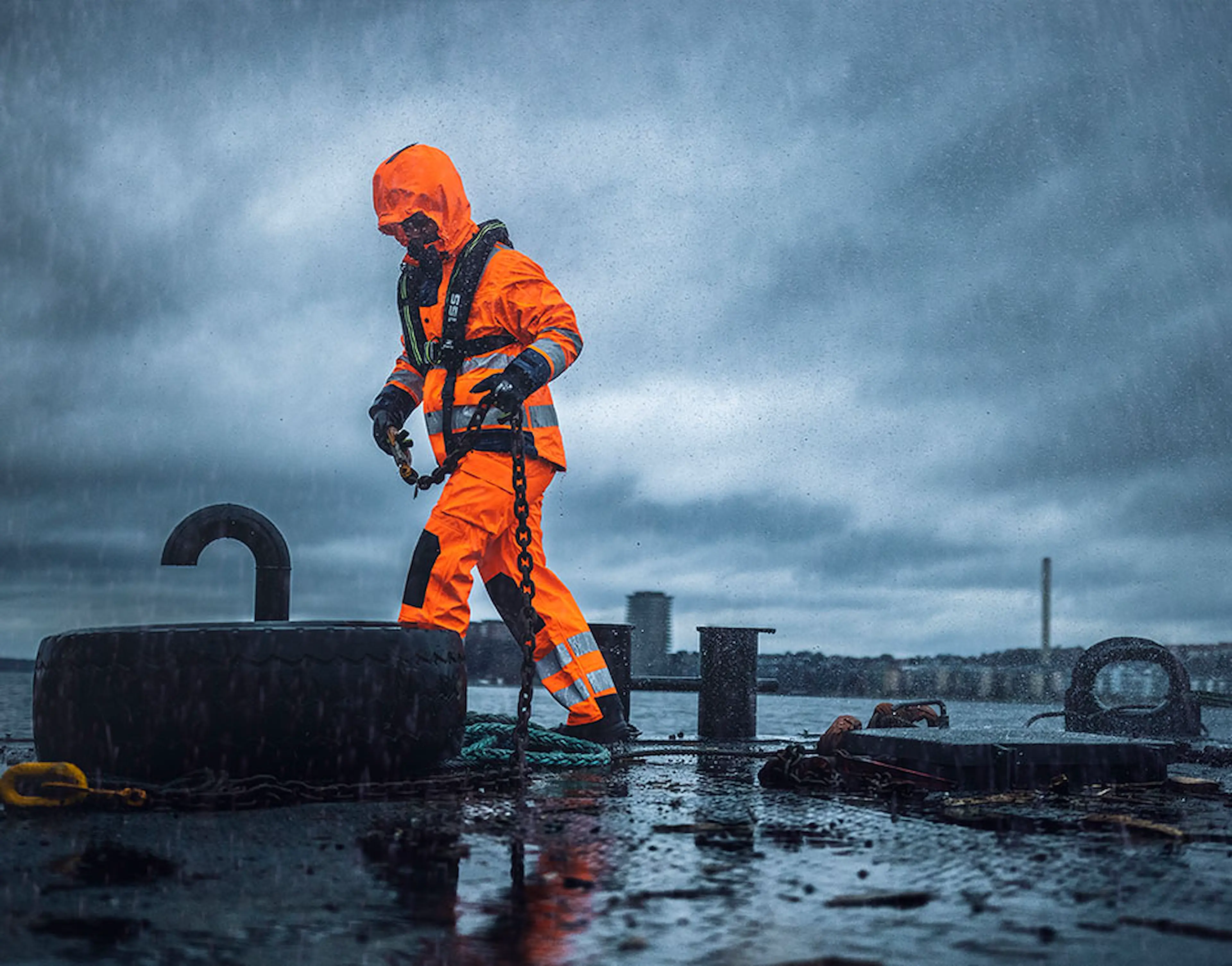 rain_highvis_marine_950x745