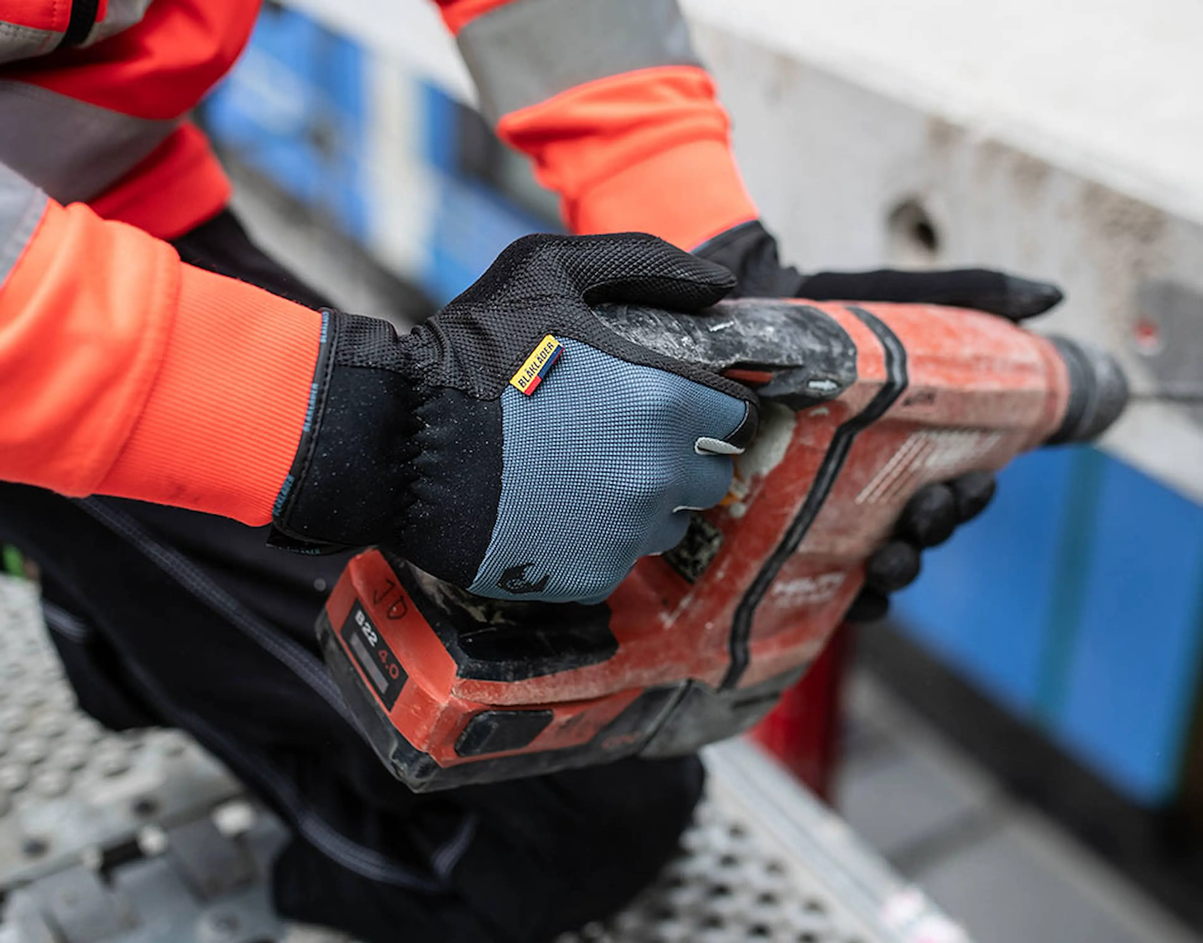 glove_supreme_2850_950x745