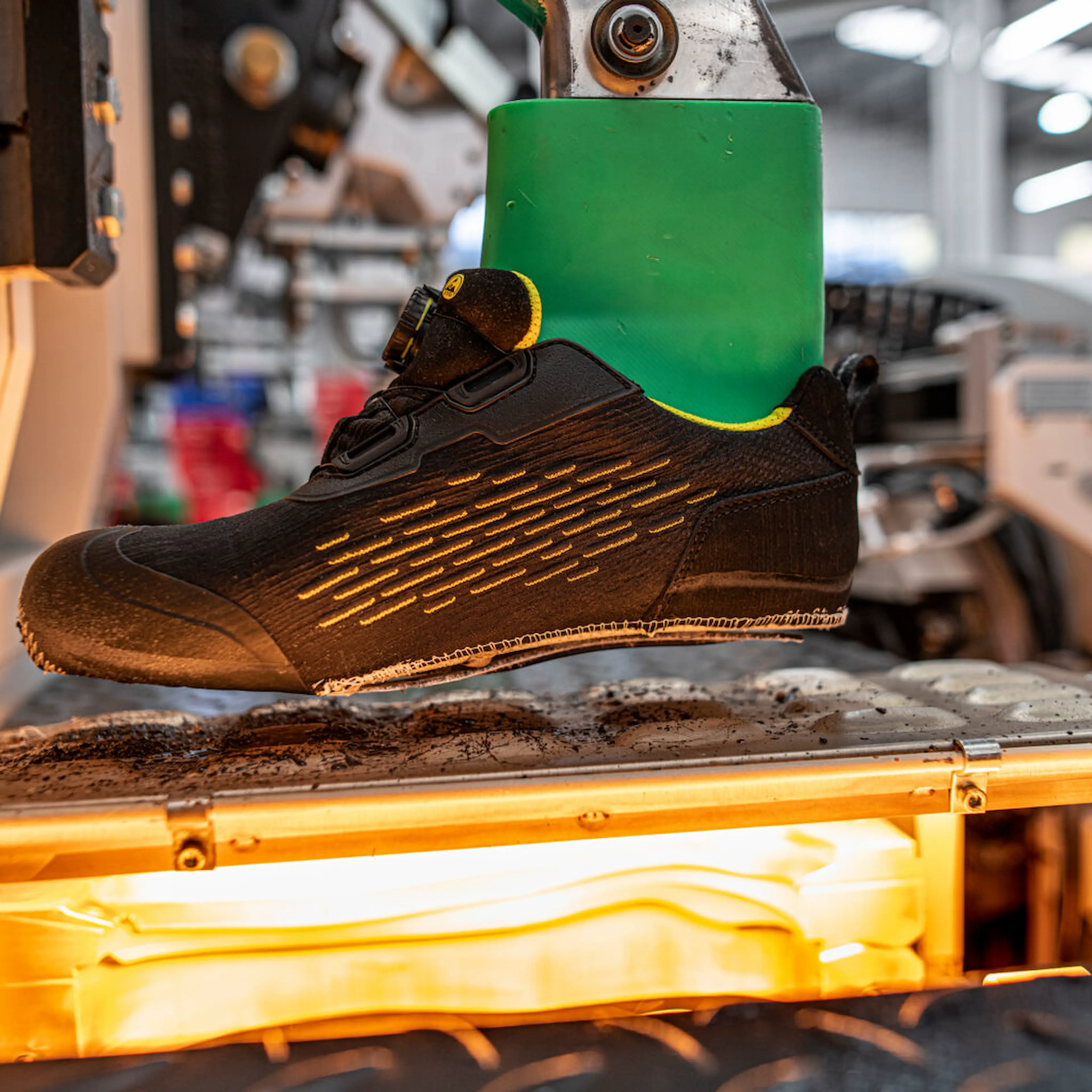 blaklader-sri_lanka-shoe_factory-2-jpg