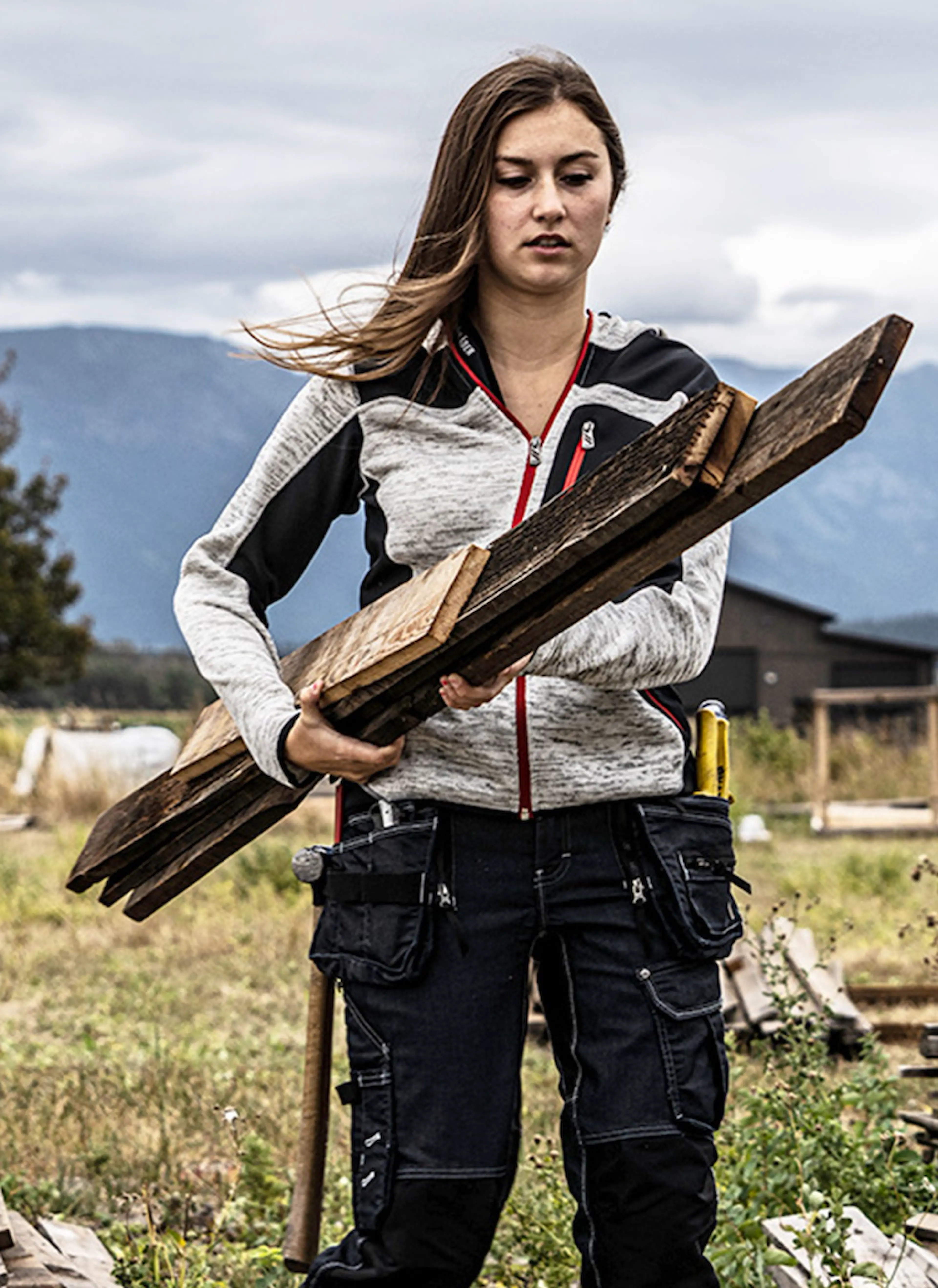 craftsman_woman_750x1030